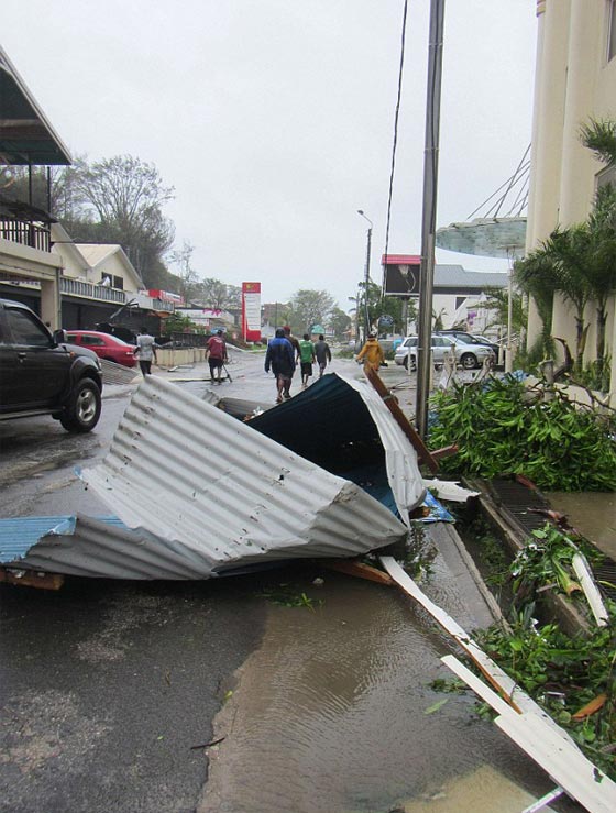  دمار هائل وستة قتلى خلفها اعصار بام في جزيرة فانواتو  صورة رقم 4