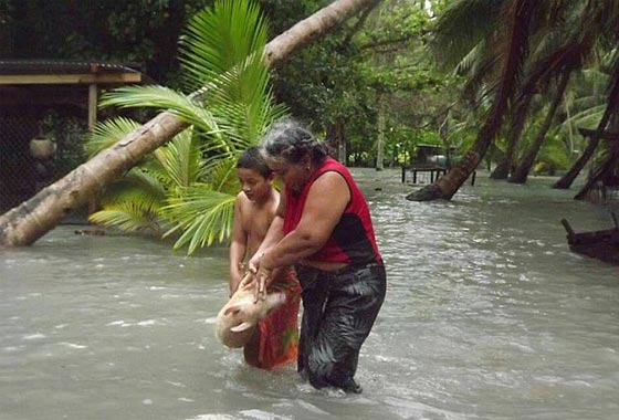  دمار هائل وستة قتلى خلفها اعصار بام في جزيرة فانواتو  صورة رقم 6