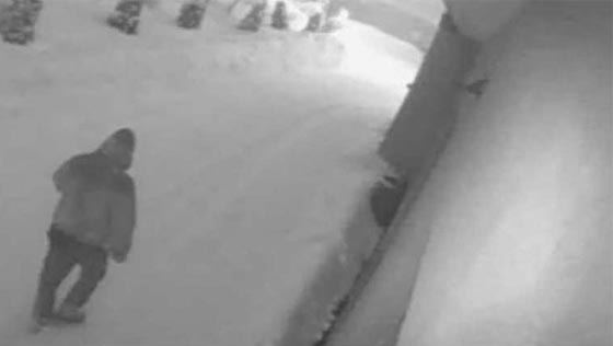 5 الاف دولار مقابل معلومات حول مخرب المدرسة الاسلامية  صورة رقم 1