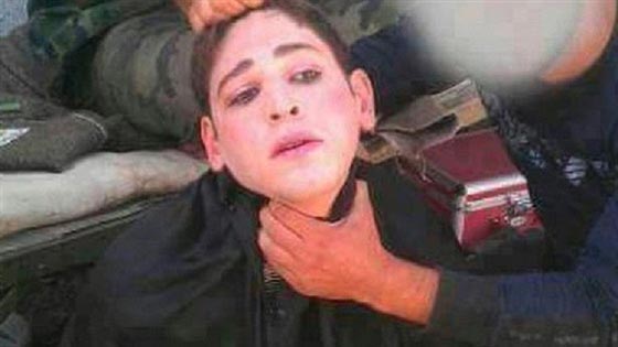 القوات العراقية تعتقل عدد من الدواعش رغم تحولهم الى نساء! صورة رقم 2