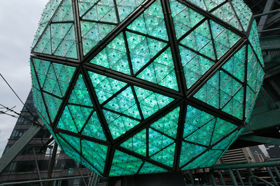 في عيده..القديس باتريك ينشر الاخضر في تلال العالم وربوعه صورة رقم 12