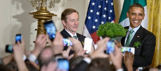 في عيده..القديس باتريك ينشر الاخضر في تلال العالم وربوعه صورة رقم 1