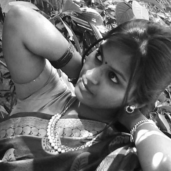 طالبة هندية تجرّ شابا مخمورا من شعره إلى الشرطة لمحاولته التحرش النوعي بها صورة رقم 2 طالبة هندية تجرّ شابا مخمورا من شعره إلى الشرطة لمحاولته التحرش النوعي بها صورة رقم 2