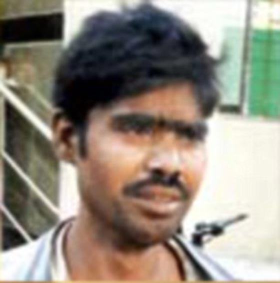 طالبة هندية تجرّ شابا مخمورا من شعره إلى الشرطة لمحاولته التحرش النوعي بها صورة رقم 5 طالبة هندية تجرّ شابا مخمورا من شعره إلى الشرطة لمحاولته التحرش النوعي بها صورة رقم 5