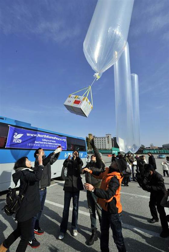 ازمة جديدة بين الكوريتين.. والسبب بالونات فيلم المقابلة صورة رقم 5