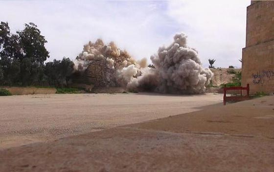 تدمير دير لقديس انتقل من الوثنية الى المسيحية على يد داعش.. شاهد الصور صورة رقم 2