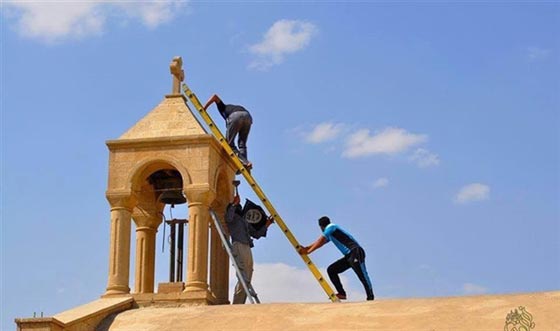 تدمير دير لقديس انتقل من الوثنية الى المسيحية على يد داعش.. شاهد الصور صورة رقم 9