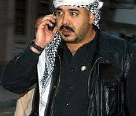 بالفيديو.. عراقيون يعذبون ابن أخ صدام حسين حتى الموت صورة رقم 1