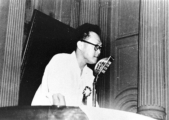 الموت يغيب ايقونة سنغافورة ومؤسسها وعاشق شوارعها النظيفة صورة رقم 12