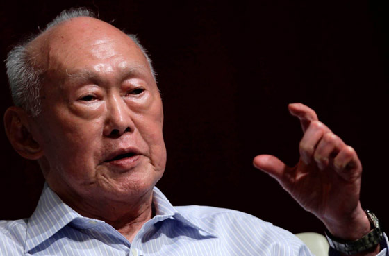 الموت يغيب ايقونة سنغافورة ومؤسسها وعاشق شوارعها النظيفة صورة رقم 1