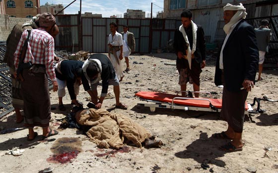 بالفيديو.. شاهد الانتحاري الاعرج منفذ التفجير الدموي في صنعاء صورة رقم 1