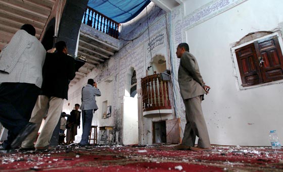 بالفيديو.. شاهد الانتحاري الاعرج منفذ التفجير الدموي في صنعاء صورة رقم 9