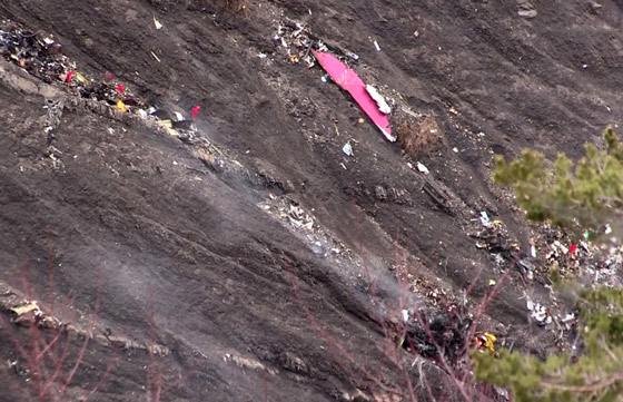 كشف جديد.. قائد الطائرة الالمانية المنكوبة تناول قهوة فيها مخدّر صورة رقم 7 كشف جديد.. قائد الطائرة الالمانية المنكوبة تناول قهوة فيها مخدّر صورة رقم 7