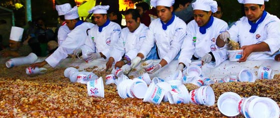 مصر تدخل موسوعة الارقام القياسية باكبر طبق فول في العالم صورة رقم 5 مصر تدخل موسوعة الارقام القياسية باكبر طبق فول في العالم صورة رقم 5