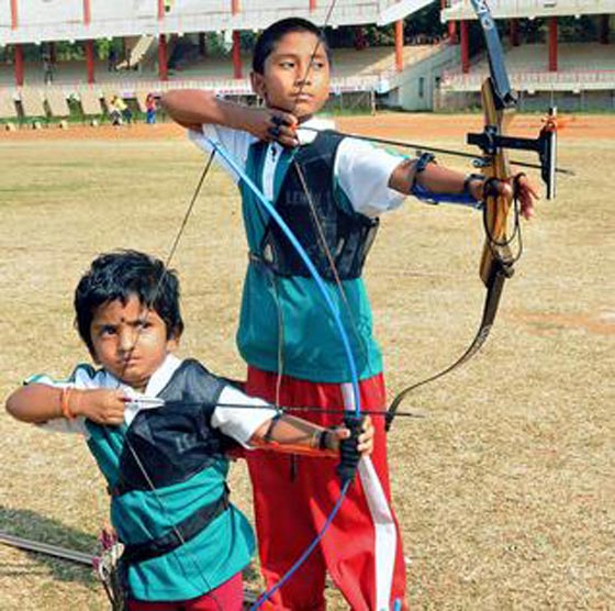 طفلة صغيرة ترفع راس الهند في رياضة الرماية وتحقق انجازا غير مسبوق صورة رقم 6 طفلة صغيرة ترفع راس الهند في رياضة الرماية وتحقق انجازا غير مسبوق صورة رقم 6