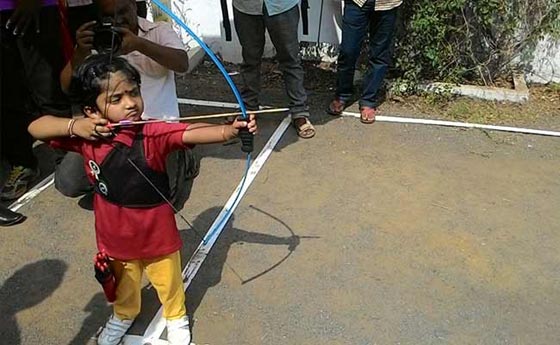 طفلة صغيرة ترفع راس الهند في رياضة الرماية وتحقق انجازا غير مسبوق صورة رقم 5 طفلة صغيرة ترفع راس الهند في رياضة الرماية وتحقق انجازا غير مسبوق صورة رقم 5