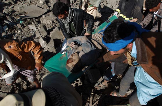 اليوم الثاني لعاصفة الحزم.. انفجارات تهز صنعاء ومعارك في عدن صورة رقم 10 اليوم الثاني لعاصفة الحزم.. انفجارات تهز صنعاء ومعارك في عدن صورة رقم 10