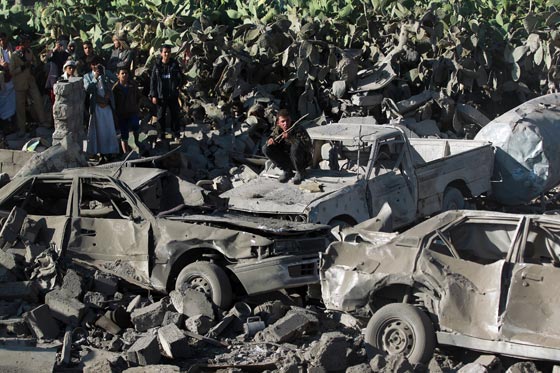 اليوم الثاني لعاصفة الحزم.. انفجارات تهز صنعاء ومعارك في عدن صورة رقم 11 اليوم الثاني لعاصفة الحزم.. انفجارات تهز صنعاء ومعارك في عدن صورة رقم 11