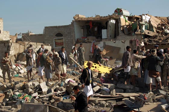 اليوم الثاني لعاصفة الحزم.. انفجارات تهز صنعاء ومعارك في عدن صورة رقم 13 اليوم الثاني لعاصفة الحزم.. انفجارات تهز صنعاء ومعارك في عدن صورة رقم 13