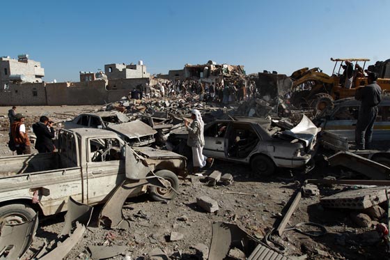 اليوم الثاني لعاصفة الحزم.. انفجارات تهز صنعاء ومعارك في عدن صورة رقم 19 اليوم الثاني لعاصفة الحزم.. انفجارات تهز صنعاء ومعارك في عدن صورة رقم 19