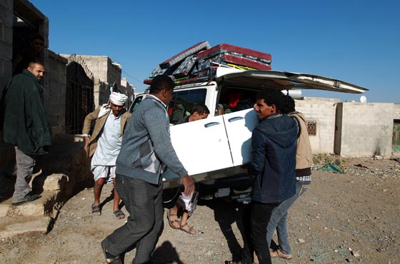 اليوم الثاني لعاصفة الحزم.. انفجارات تهز صنعاء ومعارك في عدن صورة رقم 23 اليوم الثاني لعاصفة الحزم.. انفجارات تهز صنعاء ومعارك في عدن صورة رقم 23