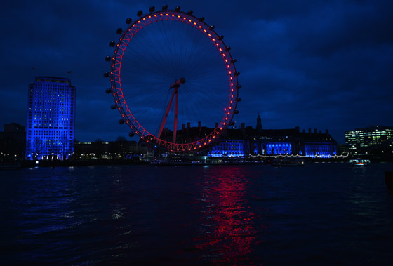 اطفاء الانوار من سيدني الى نيويورك بمبادرة مناخية من ساعة الارض صورة رقم 4 اطفاء الانوار من سيدني الى نيويورك بمبادرة مناخية من ساعة الارض صورة رقم 4