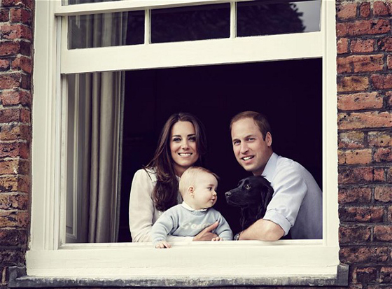 بسبب الغيرة: الامير تشارلز ينشر صورته مع حفيده جورج  صورة رقم 8