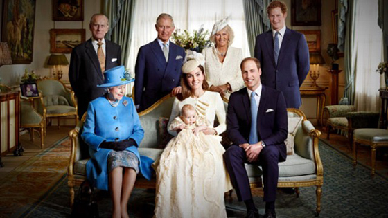 بسبب الغيرة: الامير تشارلز ينشر صورته مع حفيده جورج  صورة رقم 2