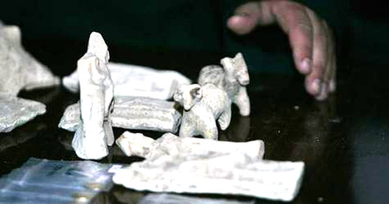 بالصور.. داعش يمول ارهابه من القطع الاثرية التاريخية صورة رقم 3