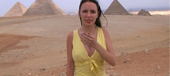 الكشف عن هوية بطلة الفيلم الاباحي قرب الاهرام المصرية صورة رقم 1 الكشف عن هوية بطلة الفيلم الاباحي قرب الاهرام المصرية صورة رقم 1