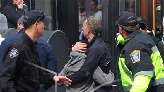 شهادة تدمي القلوب لرب عائلة دمرتها هجمات ماراتون بوسطن صورة رقم 3 شهادة تدمي القلوب لرب عائلة دمرتها هجمات ماراتون بوسطن صورة رقم 3