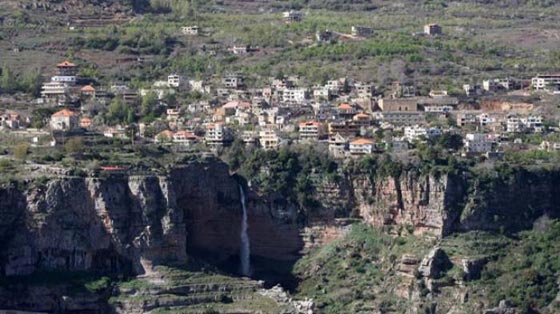 انتهاك حرمة كنيسة في جزين وتحويلها الى مرتع لعنزة صورة رقم 5