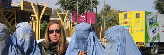 صحفية اسرائيلية تقتحم عرين آيات الله.. وتتجول في بلاده صورة رقم 4