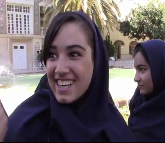 صحفية اسرائيلية تقتحم عرين آيات الله.. وتتجول في بلاده صورة رقم 8