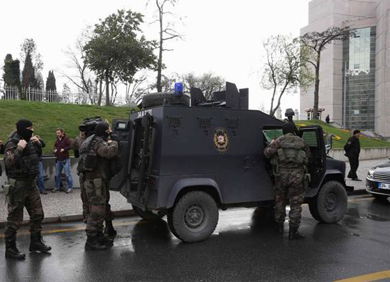 مصرع قاض تركي بعد احتجاز منظمة ارهابية له صورة رقم 7