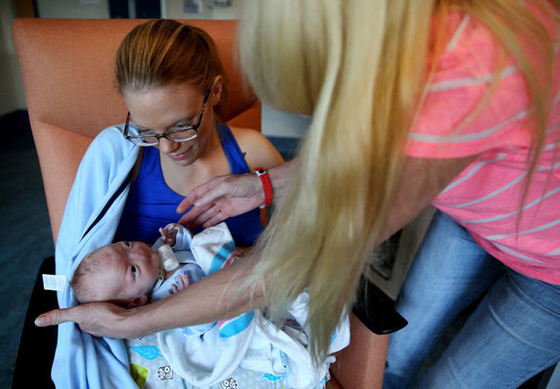 بالصور..طفل بدون انف يحل ضيفا مكرما على عالمنا ويستوطن ربوعه صورة رقم 26