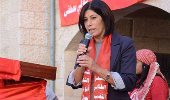 القوات الاسرائيلية تختطف  النائبة الفلسطينية خالدة جرار من بيتها صورة رقم 1