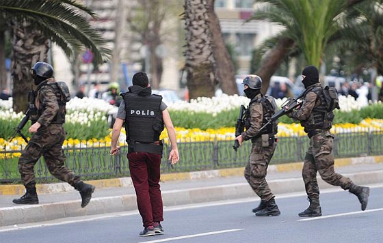 خلال هجوم مسلح.. قتل امراة مفخخة قبل نسفها لمديرية شرطة اسطنبول صورة رقم 6