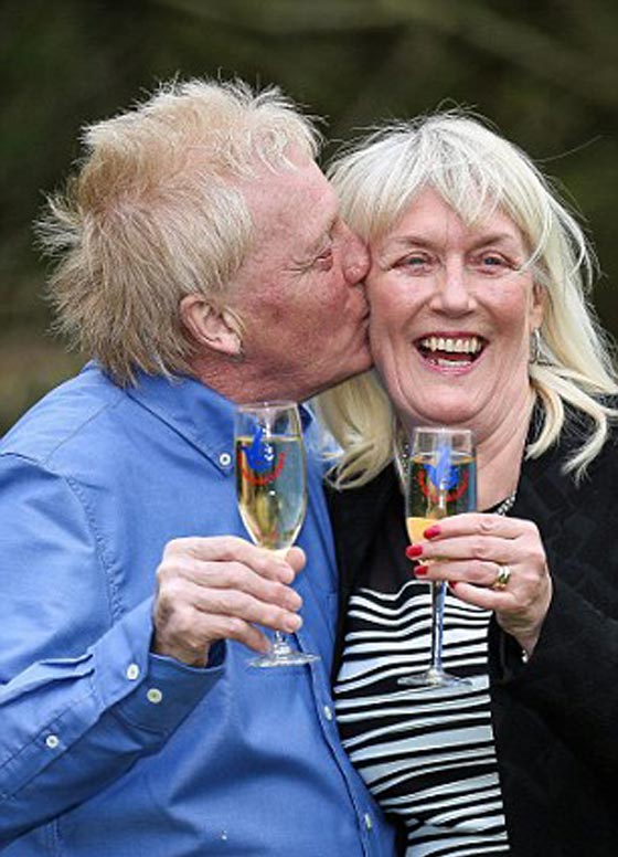 زوجان بريطانيان يربحان مليون استرليني مرتين باليانصيب صورة رقم 7