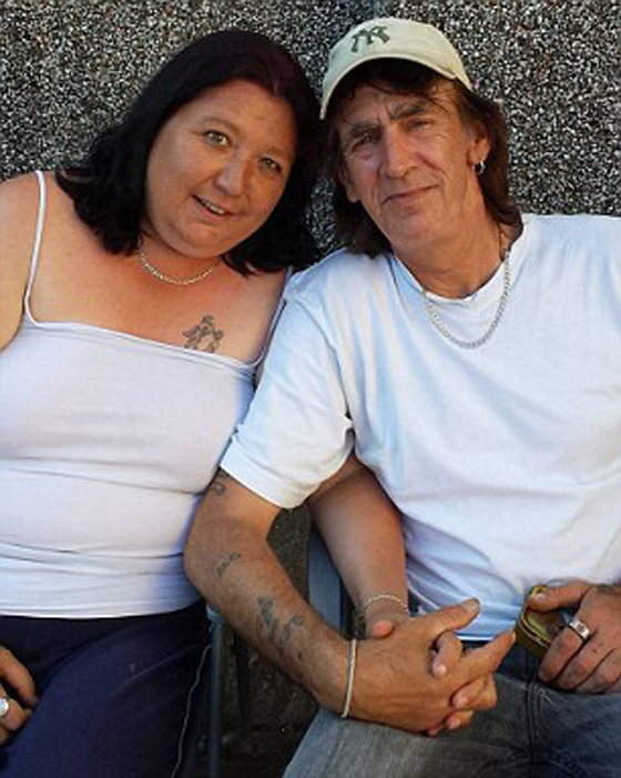 صور مدمن عاطل عن العمل انجب 40 طفلًا من 20 امرأة ويريد المزيد صورة رقم 2