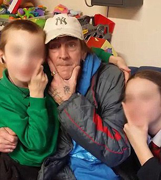 صور مدمن عاطل عن العمل انجب 40 طفلًا من 20 امرأة ويريد المزيد صورة رقم 8