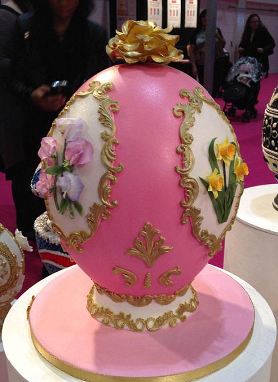 صور اجمل كيك بيض عيد الفصح مستوحى من مجوهرات فابرجيه صورة رقم 7 صور اجمل كيك بيض عيد الفصح مستوحى من مجوهرات فابرجيه صورة رقم 7