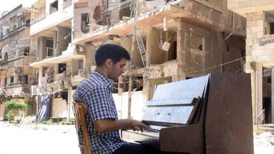 فصل جديد يضاعف مأساة مخيم اليرموك.. اسمه داعش صورة رقم 1 فصل جديد يضاعف مأساة مخيم اليرموك.. اسمه داعش صورة رقم 1