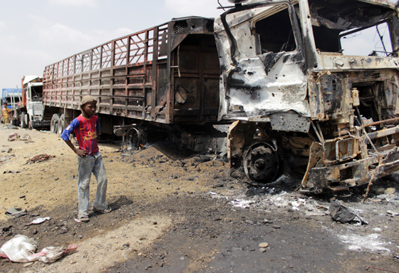 كيف عاش اهالي اليمن أقسى ليالي عاصفة الحزم الظلماء؟ صورة رقم 5