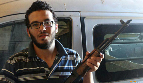 شاهد كيف صرخ ابو مصعب المصري جئناكم بالذبح وفجر نفسه في بنغازي  صورة رقم 1