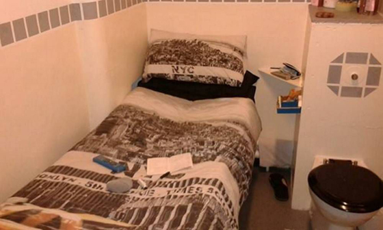 تاجر مخدرات يعيش في السجن مثل الملوك.. شاهد صور السيلفي   صورة رقم 3