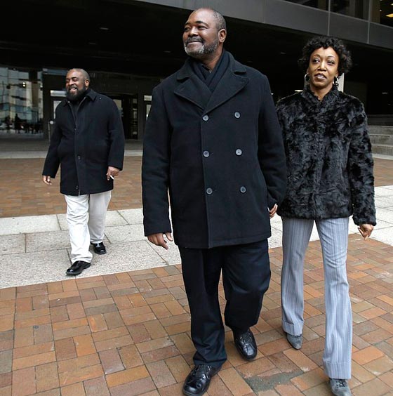 برئ يقضي 27 عاما في غياهب السجن.. بسبب شهادة طفل مزورة!! صورة رقم 8