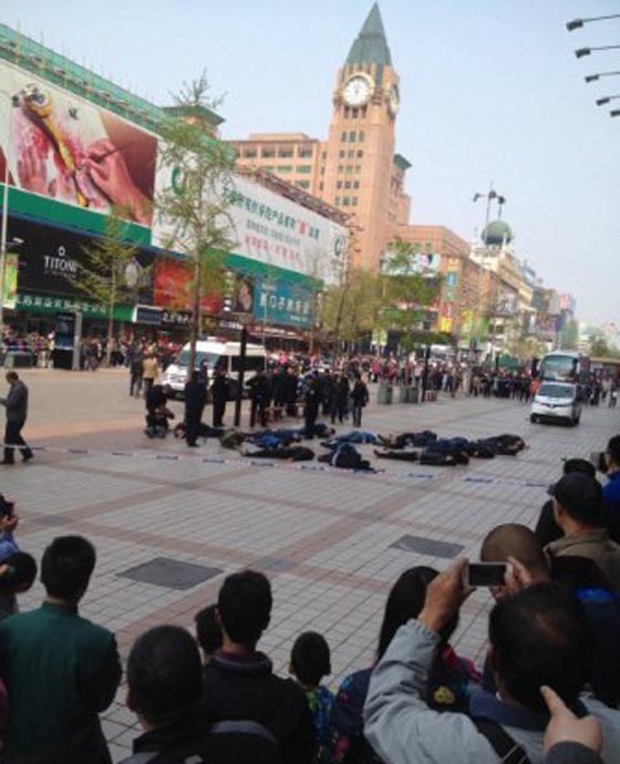 سائقو اجرة صينيون يحاولون الانتحار الجماعي بمواد حشرية صورة رقم 2