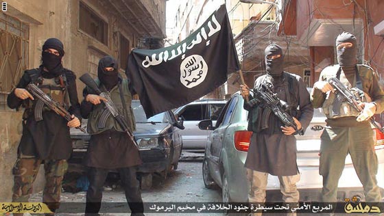 بالصور والفيديو.. سفاحو داعش يعيثون دمارا في مخيم اليرموك صورة رقم 4