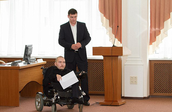  روسي مريض  يسلم رأسه لجرّاح ايطالي ليقطعه ويزرعه بجسم آخر صورة رقم 3